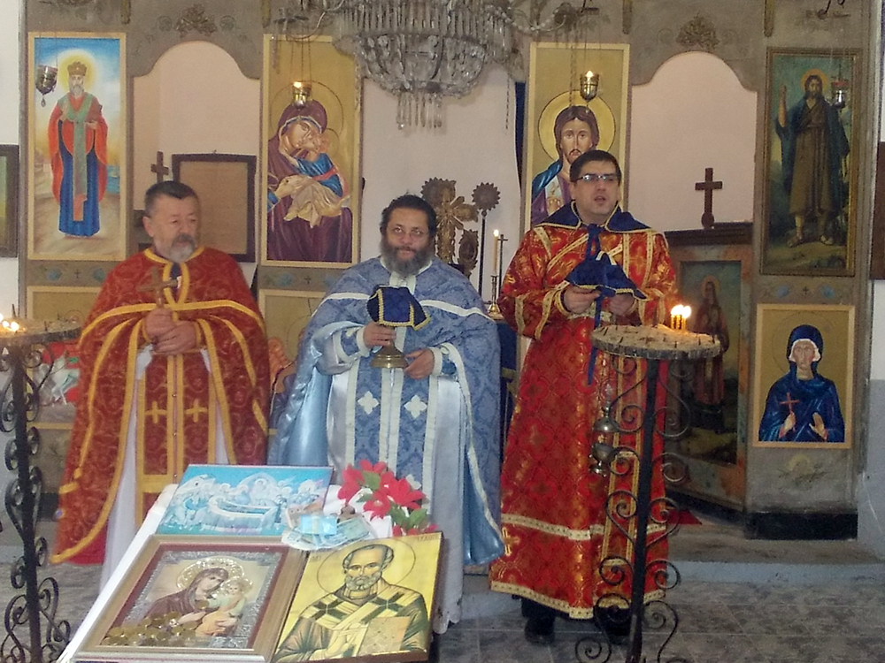 Služena Sveta Liturgija na dan Svetog Nikole u Lalincu 2 Liturgija L