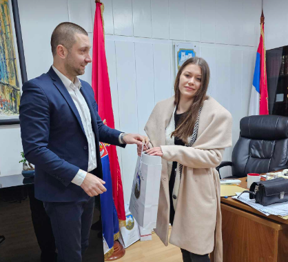 Pokloni studentima, foto: Svrljiške novine