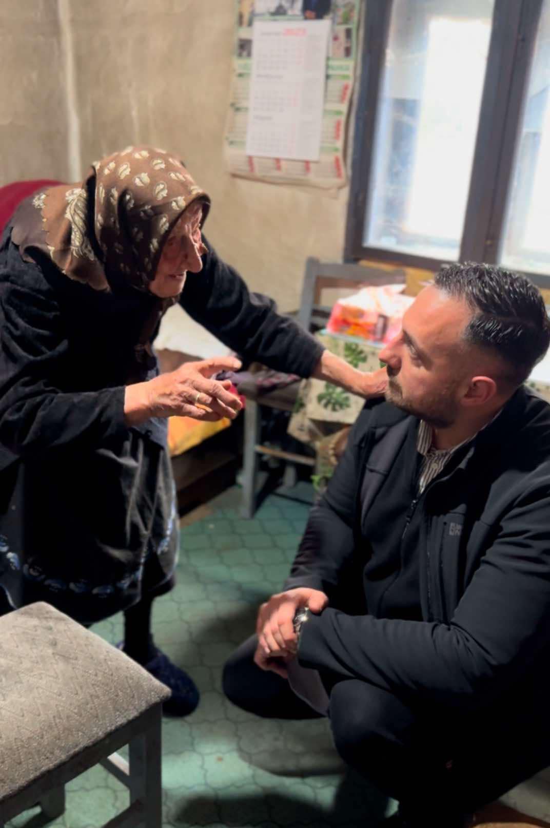 Baba Rezlica iz Prekonoge – svedok istorije i inspiracija za sve generacije 3 Baka Rezlica i Marko Miladinović u razgovoru, foto: P.S. / Video