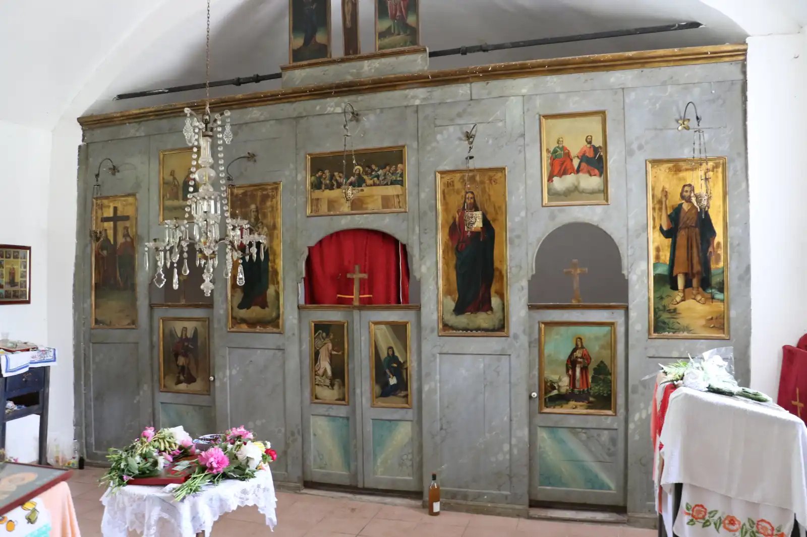 Oltar, crkva Sveto cara Konstantina i carice Jelene, Svrljig, foto: Svrljiške novine