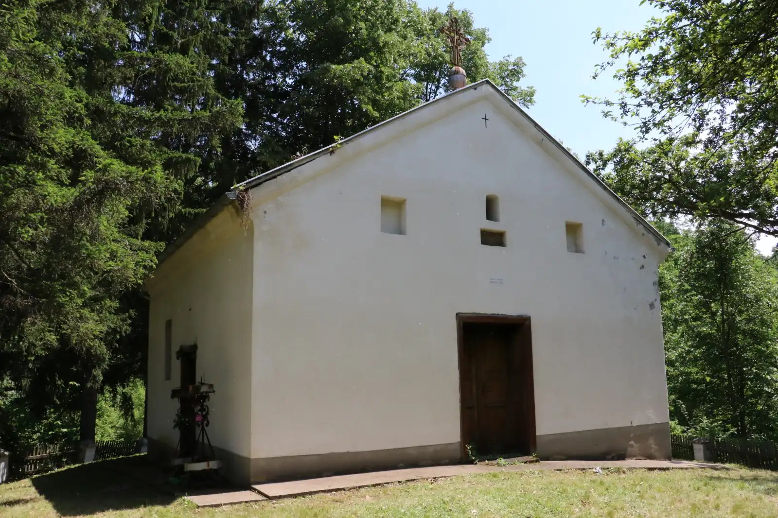 Crkva Sveto cara Konstantina i carice Jelene, selo Manojlica kod Svrljiga, foto: Svrljiške novine