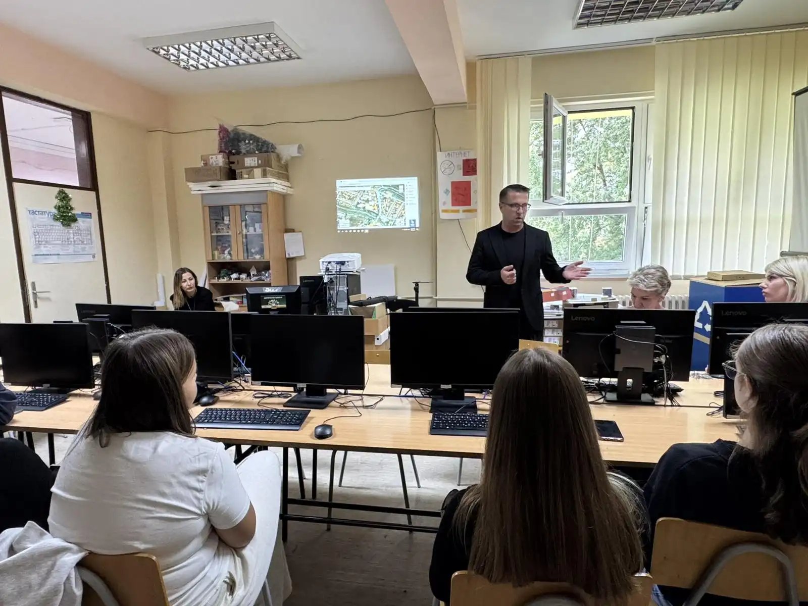 Učenički parlament i predsednik Saveta, foto: Svrljiške novine