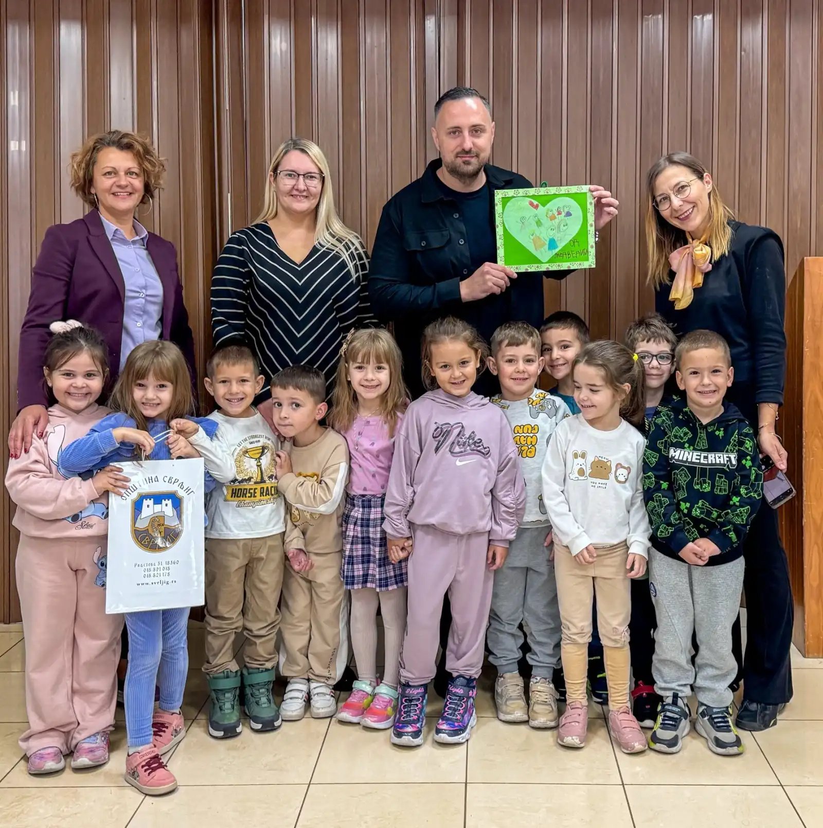 Deca iz PU ,,Poletarac'' posetila Opštinu, foto: V.M.