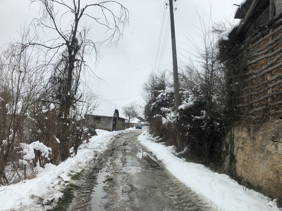 Sneg, čišćenje, selo Okruglica, foto: Svrljiške novine