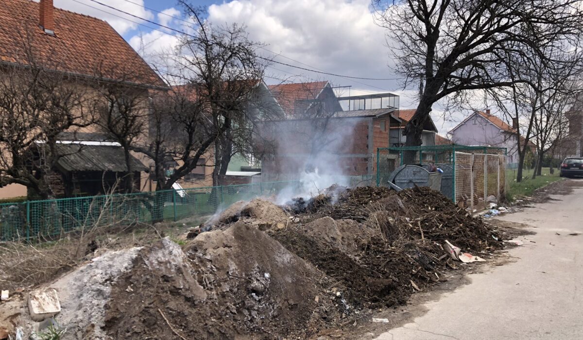 Deponija, Dom zdravlja, foto: Svrljiške novine