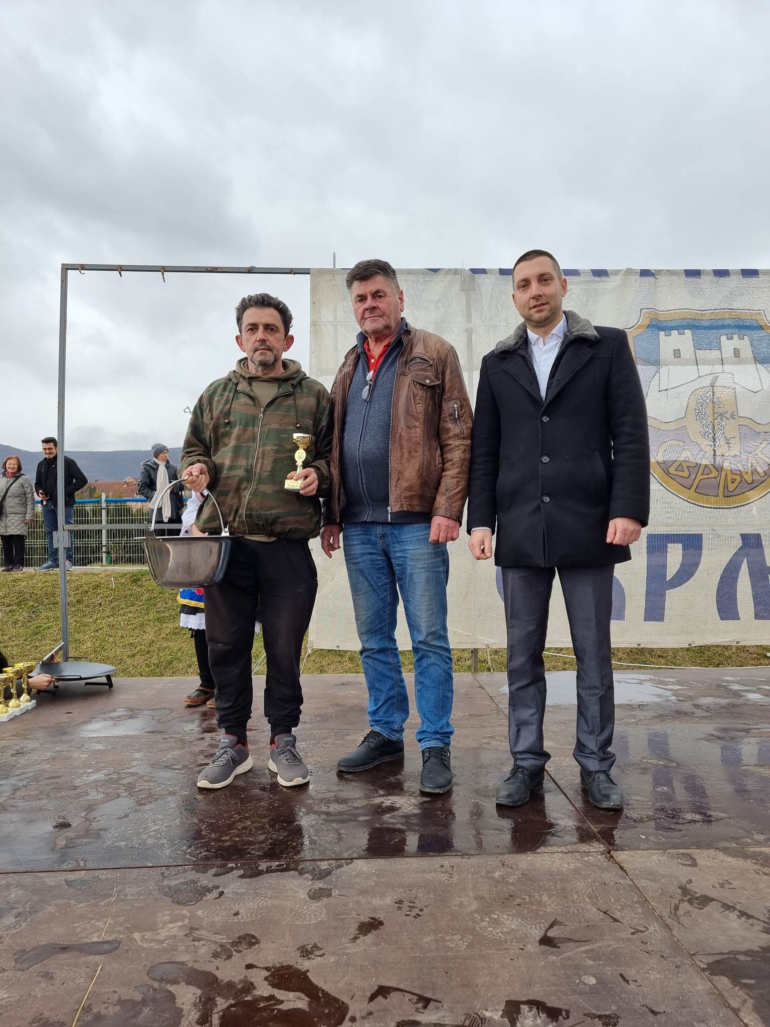 Prvo mesto ,,Pihtijada'' 2023. / ekipa ,,Keramičari'', foto: M.M.