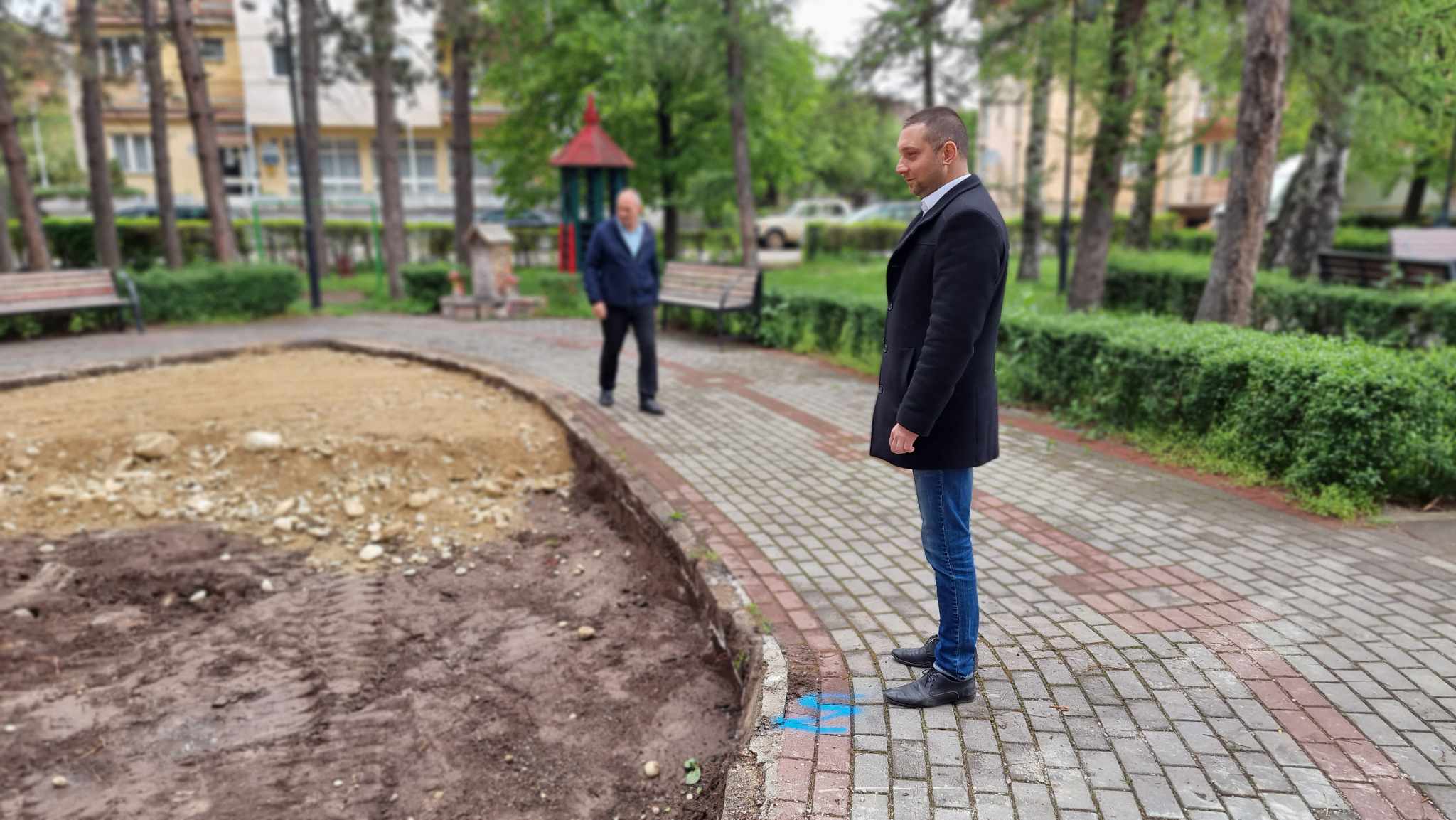 Rekonstrukcija mobilijara u gradskom parku (FOTO+VIDEO) 2 Izgradnja dečjih mobilijara u parku, foto: M.M.