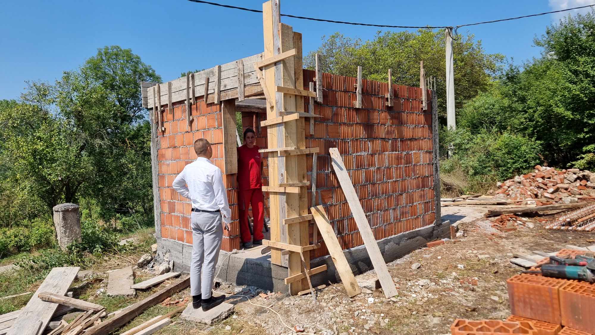 Izgradnja toaleta u Lalincu, foto: Svrljiške novine
