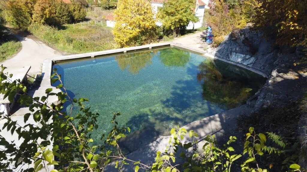 Pogled na bazen sa termalnom vodom u Popšici, foto: Svrljiške novine, R.S.
