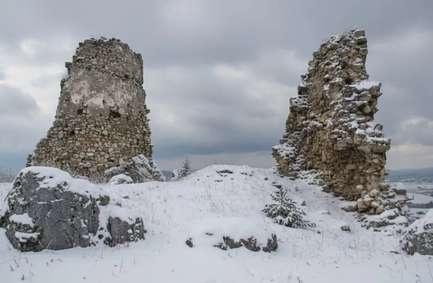 Stari grad Svrljig pod snegom, foto: Svrljiške novine