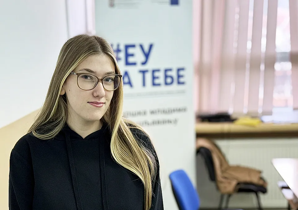 Učenica Ivona Stojković i njen tim osvojili prvo mesto na Poslovnom izazovu jugoistočne Srbije 1 Ivona Stojković, učenica SSŠ ,,Dušan Trivunac Dragoš'' Svrljig, foto: Svrljiške novine