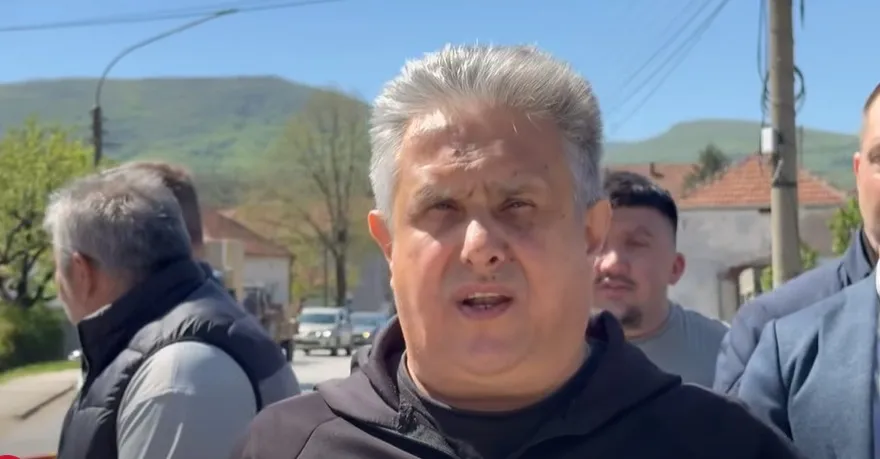 Zaustavljen saobraćaj zbog lošeg stanja pružnog prelaza u Svrljigu (FOTO&VIDEO) 2 Miletić dao izjavu za medije, foto: Svrljiške novine