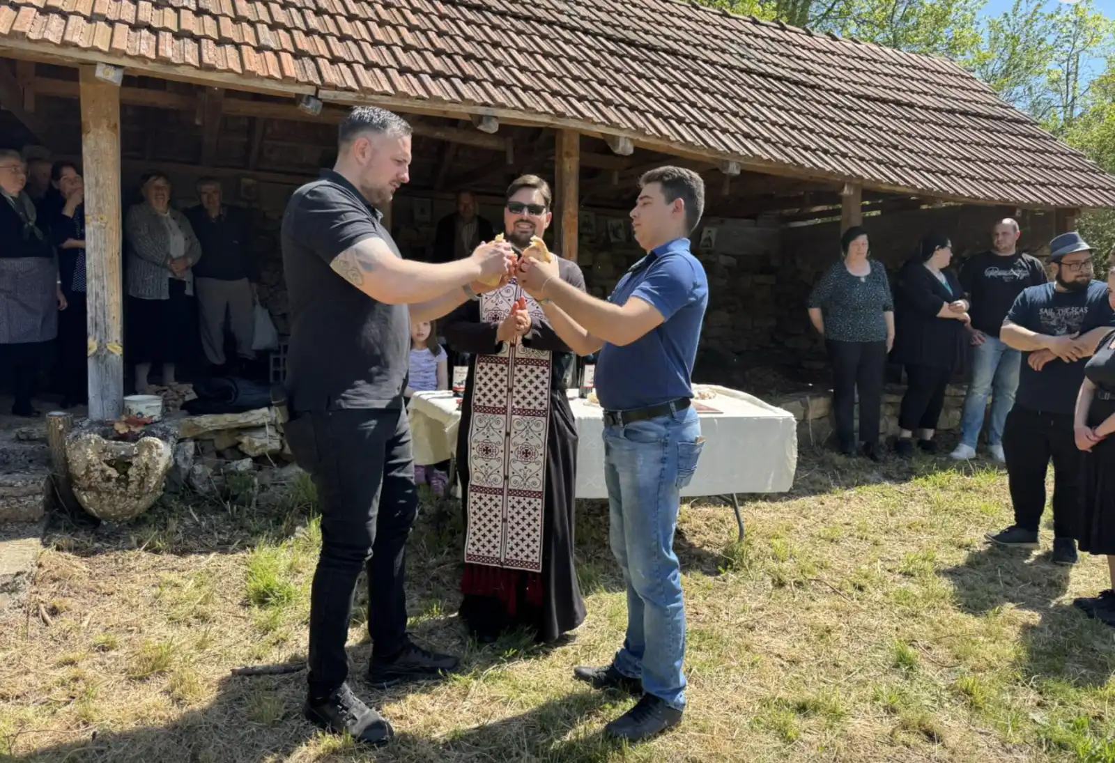 Posle mnogo godina Đurđevdan ponovo okupio meštane sela Vlahovo 1 Kolačari Miladinović i Ristić, foto: Svrljiške novine