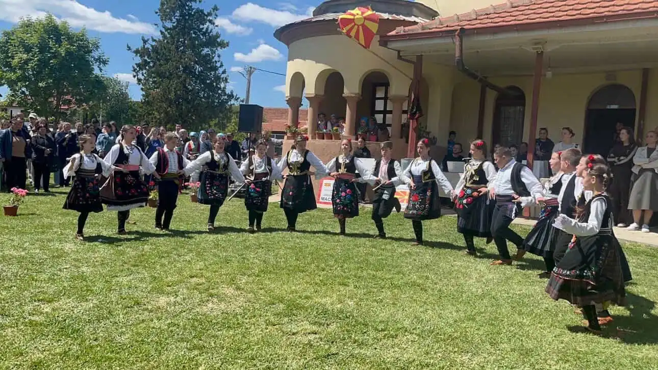 Mali folkloraši iz Svrljiga zablistali u Severnoj Makedoniji: FA „Osmeh“ oduševio publiku 1 FA Osmeh, foto: FA Osmeh