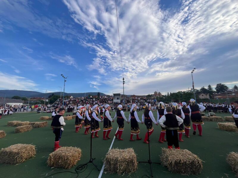 Dva dana igre, pesme i tradicije u Svrljigu: Završen 11. Međunarodni festival folklora „Igra kolo kraj Timoka“ 1 Igra kolko kraj Timoka, foto: K.M.