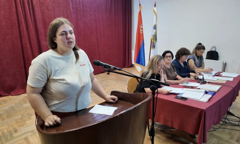 Predlog Milice Vladimirović: Besplatne ulaznice za bazen i za učenike, vukovce i borce 1 Milica Vladimirović, USS, foto: Svrljiške novine
