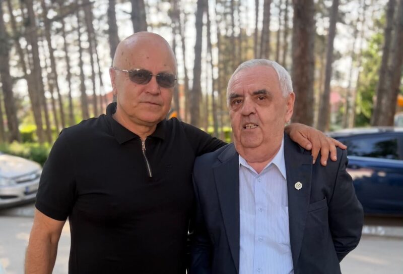 Legende Partizana u Svrljigu: Jocić, Čapljić i Trailović posetili klub navijača Partizana 2 Petrović i Trailović, foto: M.M.