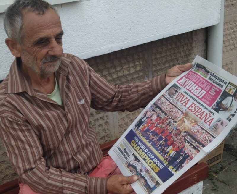 U vremenu interneta i brzih vesti, Dragan već decenijama ne odustaje od papirnog „Sportskog žurnala“ 1 Dragan Aleksić, foto: B.P.