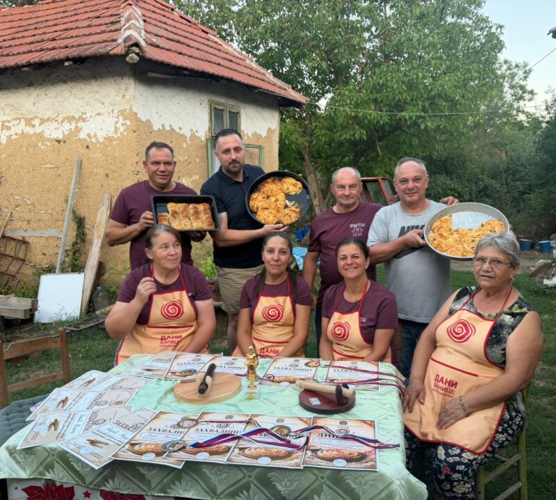Svrljižani napravili najbolju slatku banicu u Beloj Palanci: Ekipa „Prijatelji“ osvojila prvo mesto 3 Najbolja banica napravljena u selu Varoš, foto: M.M.