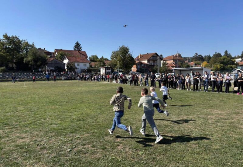 Održan kros „Trka za srećnije detinjstvo“ u Svrljigu 1 Kros u Svrljigu, foto: Svrljiške novine