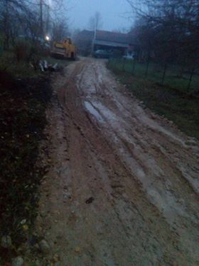 Izvorci nezadovoljni izvršenim radovima na popravci puta 1 Seoski put, foto: V. J.
